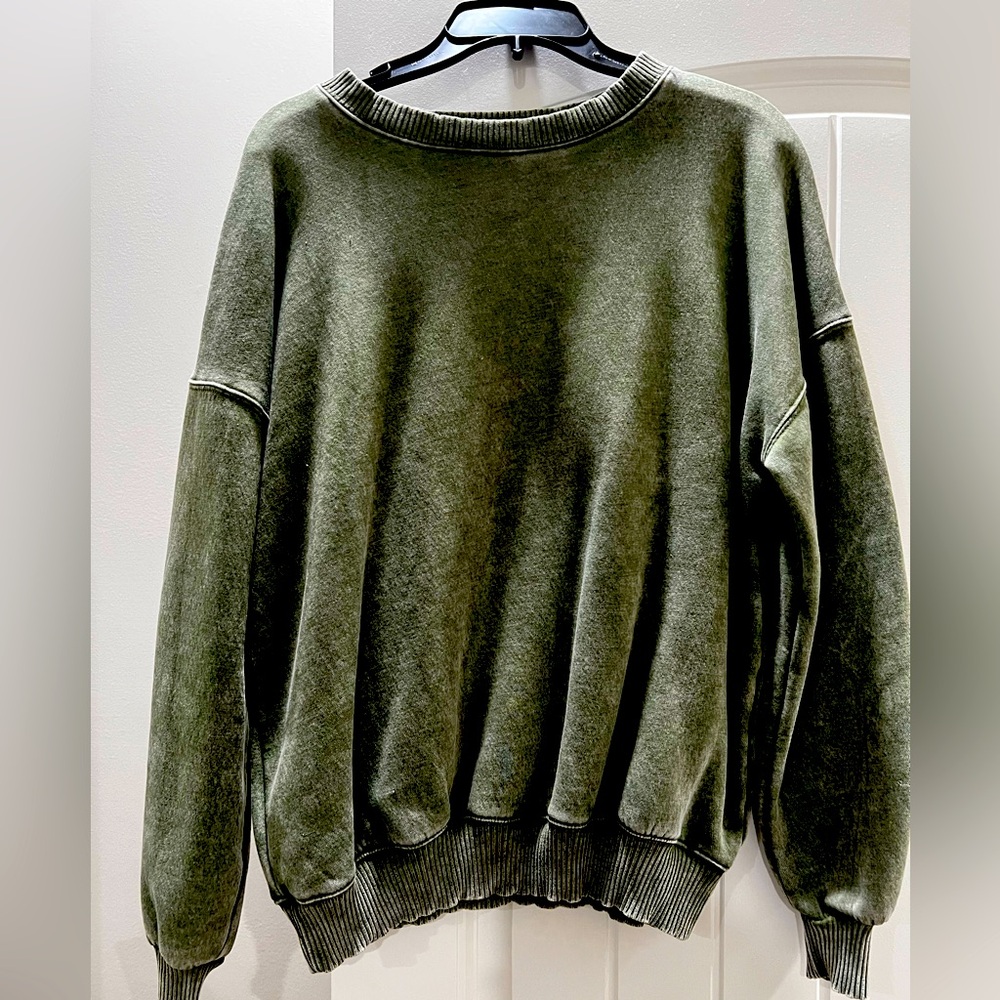 Zenana Olive green acid washed sweatshirt size medium